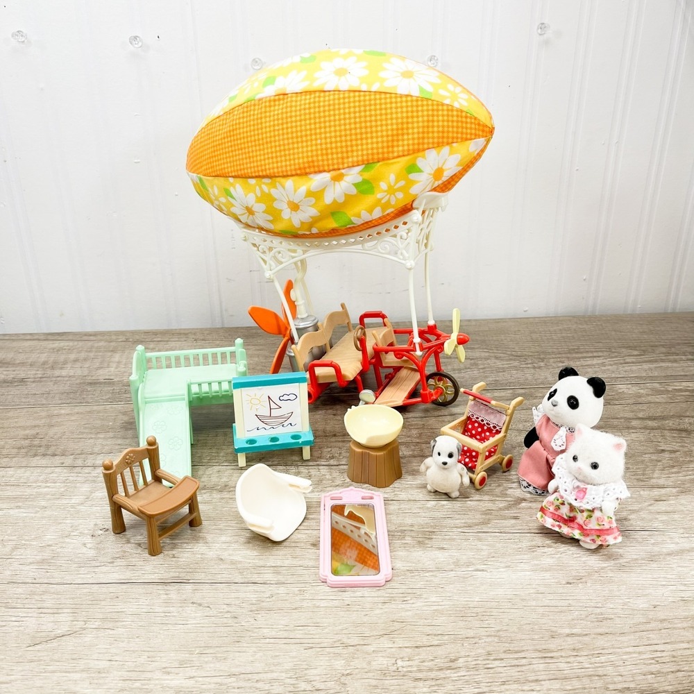 Sylvanian Families Calico Critters Furniture and Hot Air Balloon Vehicle‎ lot